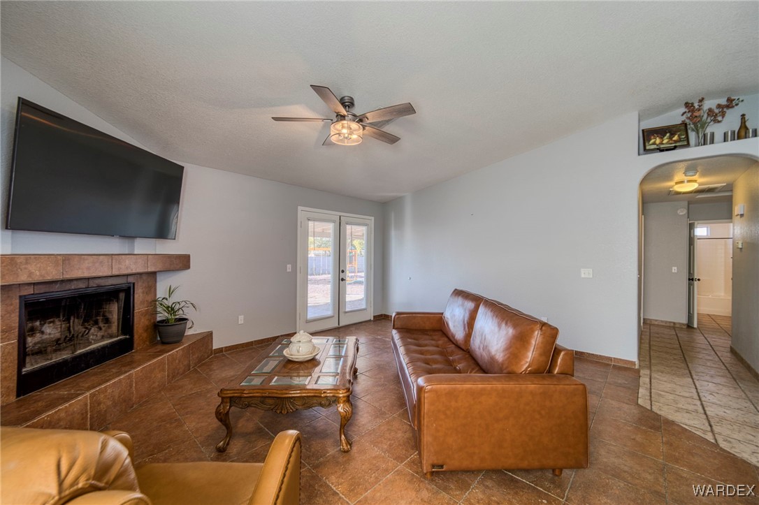 2331 Primavera Loop Fort Mohave, AZ 86426 - Photo 18 of 63 Living Room