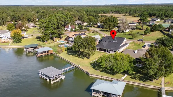 $899,500 | 466 Buffalo Court, Livingston, TX 77351