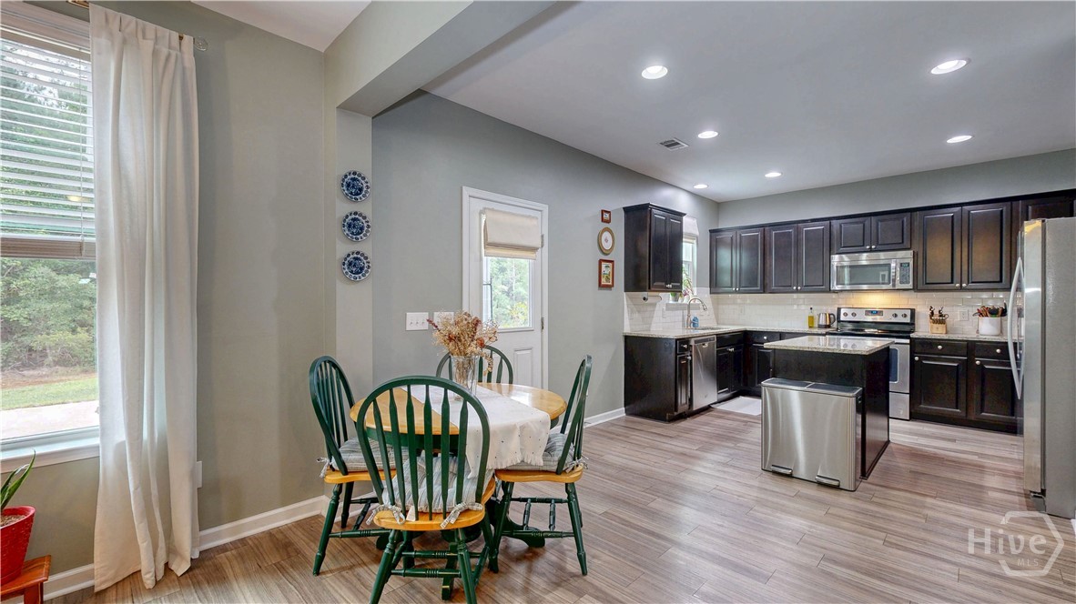 350 Southwilde Way Pooler, GA 31322 - Photo 7 of 51 Eat in Kitchen and Kitchen
