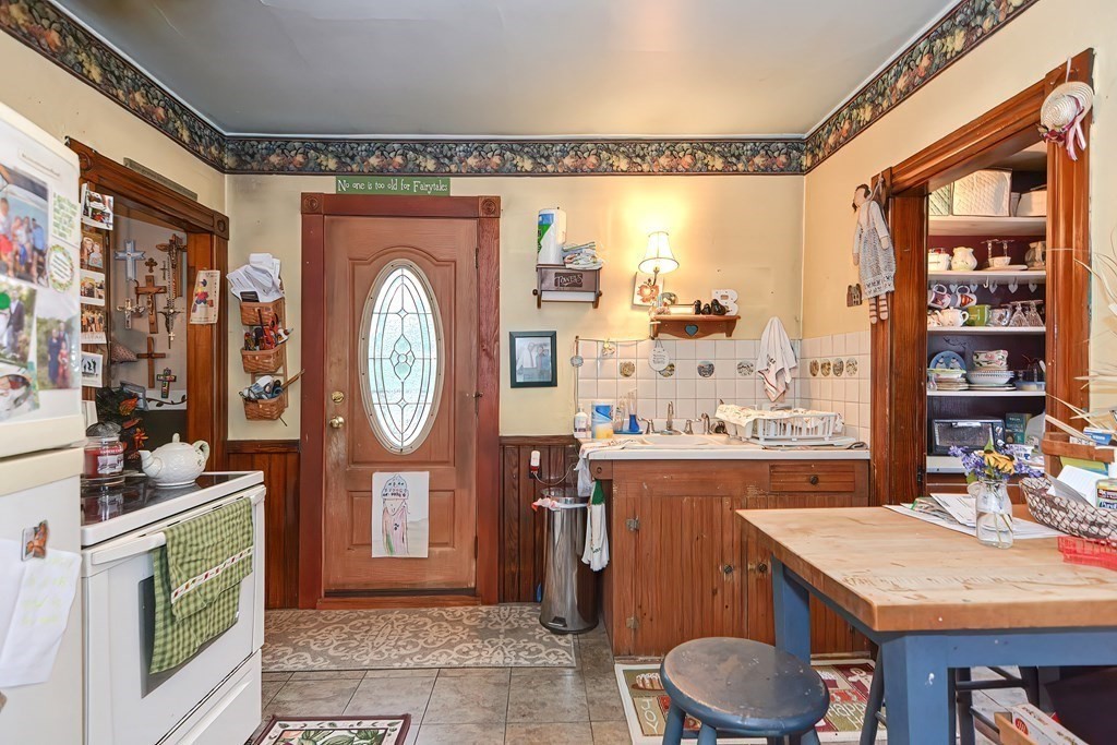 23 Draper Road Gardner, MA 01440 - Photo 5 of 32 Gallery Image 5