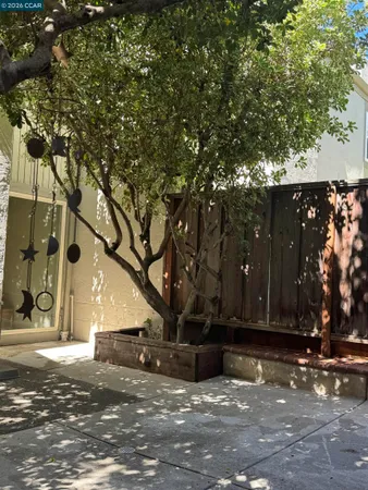 $3,200 | 13 Oak Brook Place, Pleasant Hill, CA 94523