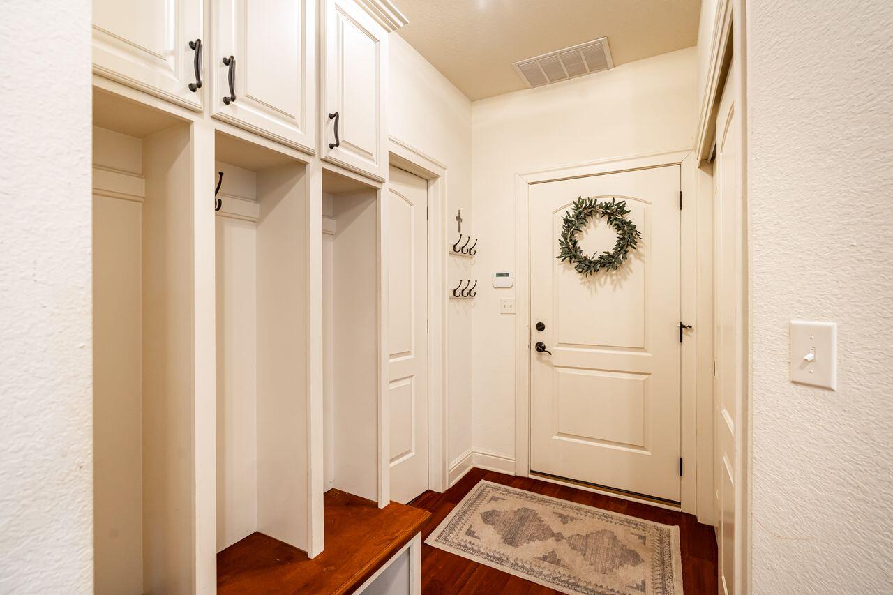 631 Stepping Stone Way Pewaukee, WI 53072 - Photo 22 of 80 IMG_5087