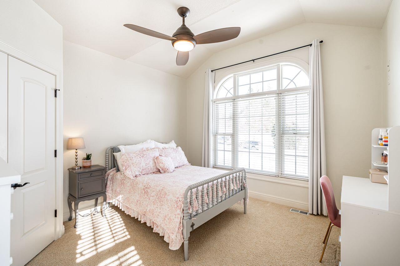 631 Stepping Stone Way Pewaukee, WI 53072 - Photo 31 of 80 IMG_5081