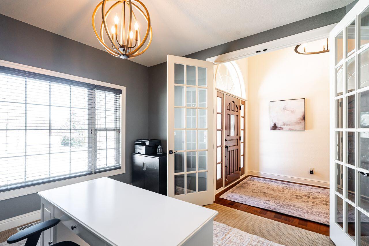 631 Stepping Stone Way Pewaukee, WI 53072 - Photo 4 of 80 IMG_5098