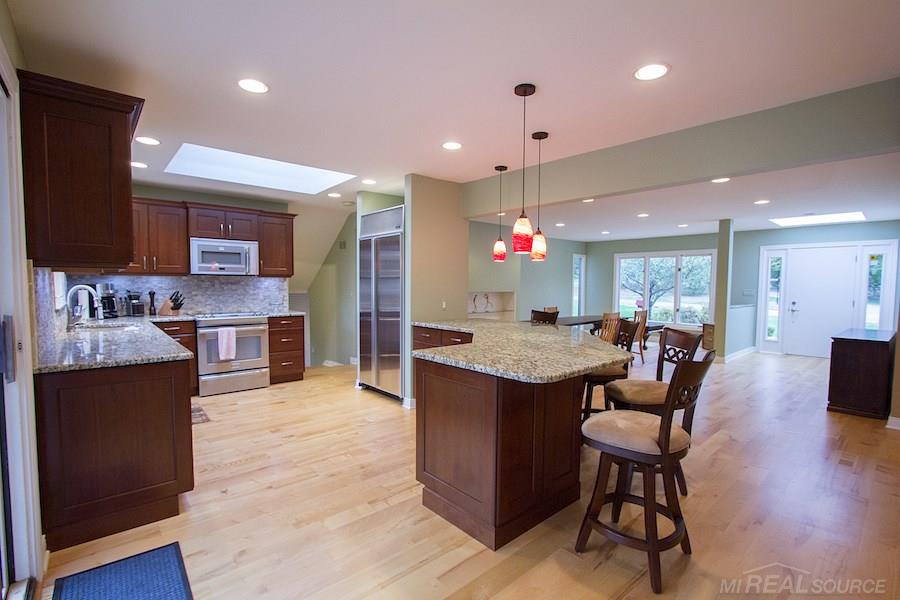33705 Quaker Valley Road Farmington Hills, MI 48331 - Photo 7 of 26