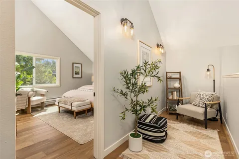 $1,300,000 | 11785 Penny Place Northeast, Bainbridge Island, WA 98110