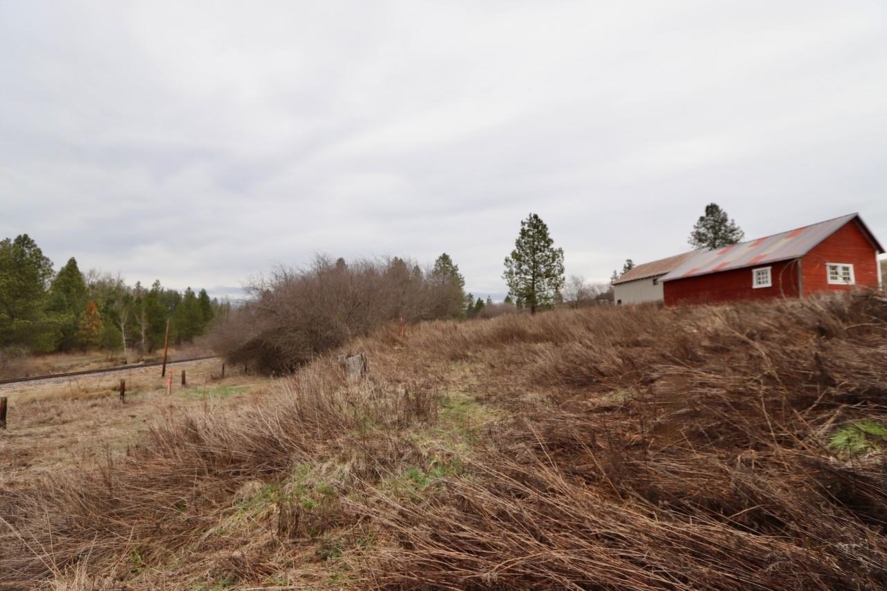 429 Northeast Stringham Road Rockford, WA 99030 - Photo 16 of 18