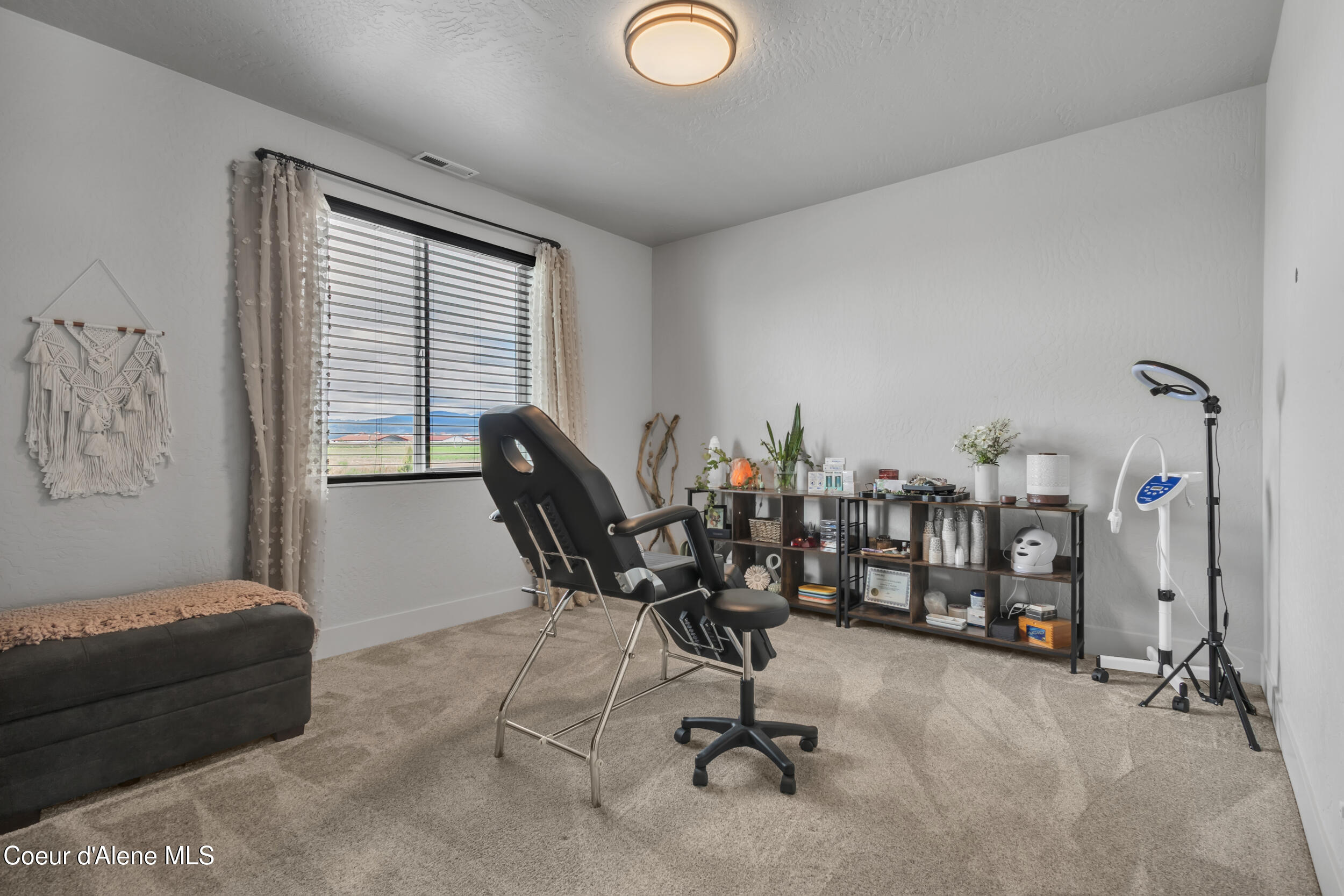 12928 North Krauss Circle Rathdrum, ID 83858 - Photo 34 of 49 34. Guest Bed 1