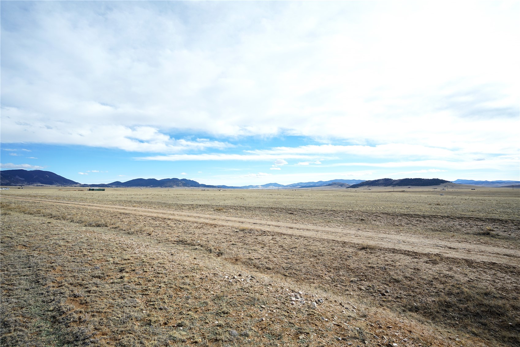 4623 Mesa Road Hartsel, CO 80449 - Photo 3 of 10 a view of an ocean and a mountain