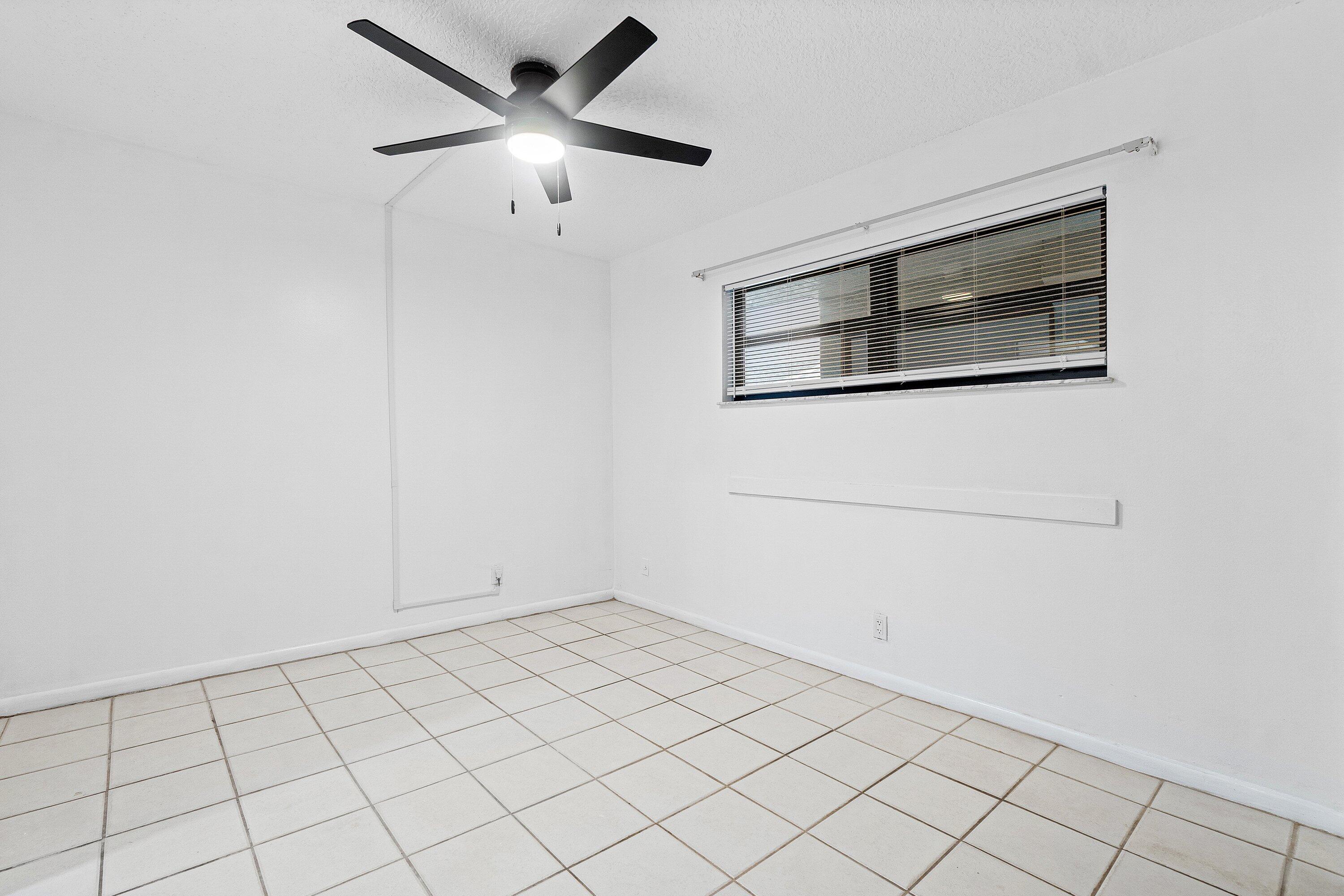 626 North Federal Highway, Unit 3 Lake Worth Beach, FL 33460 - Photo 12 of 23 a view of an empty room