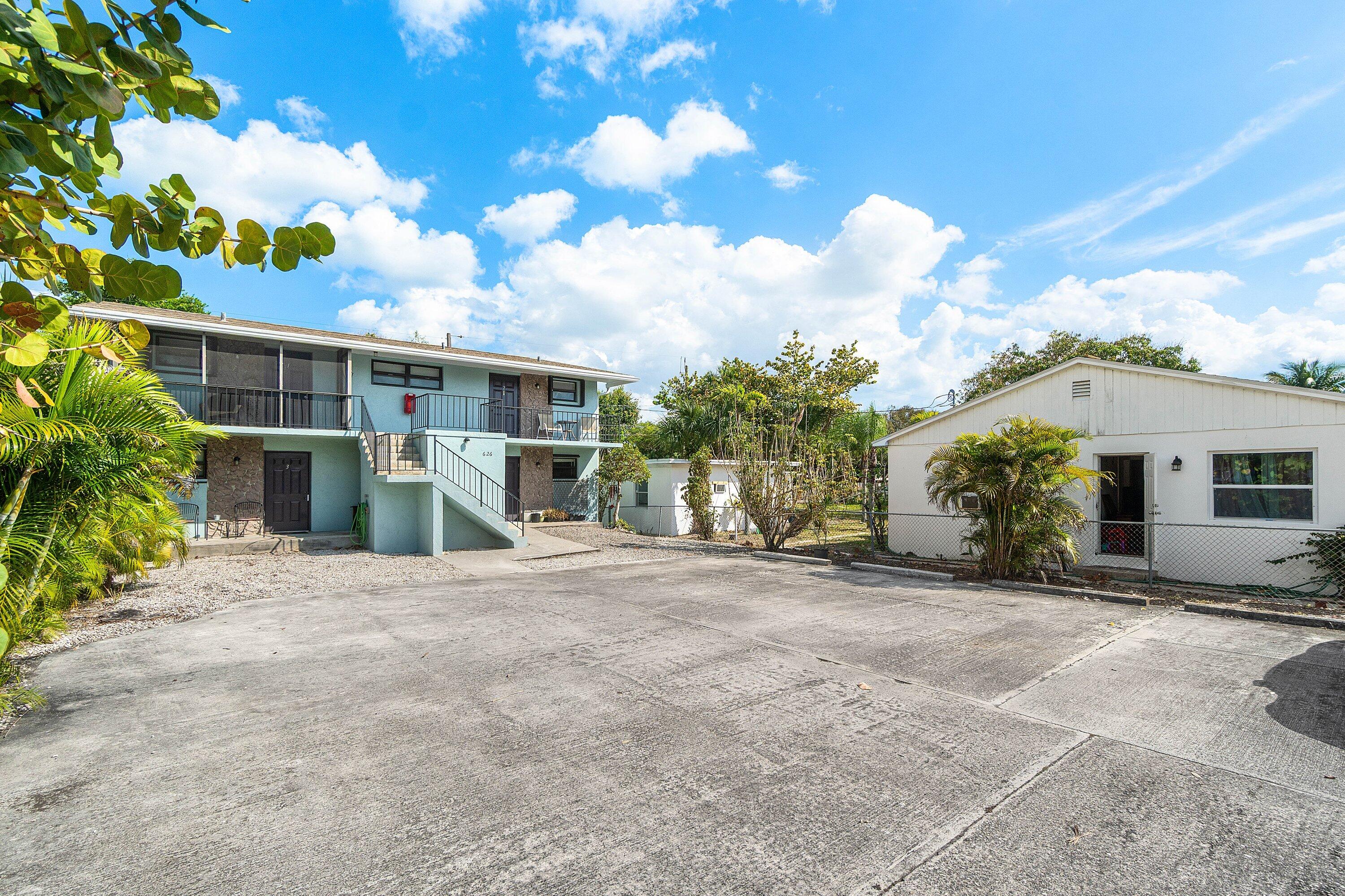 626 North Federal Highway, Unit 3 Lake Worth Beach, FL 33460 - Photo 23 of 23 a view of a house with a patio