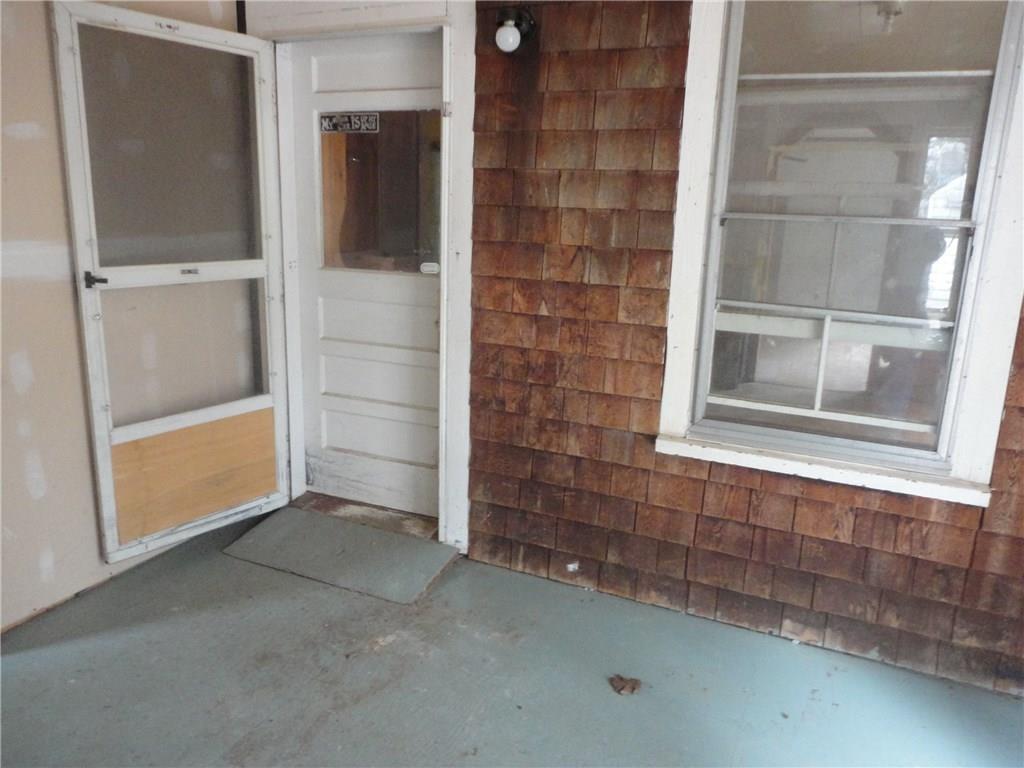 2439 Bristol Road Bristol, ME 04558 - Photo 17 of 22 VESTIBULE