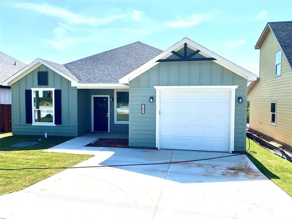$2,090 | 5718 Barkridge Drive, Granbury, TX 76048