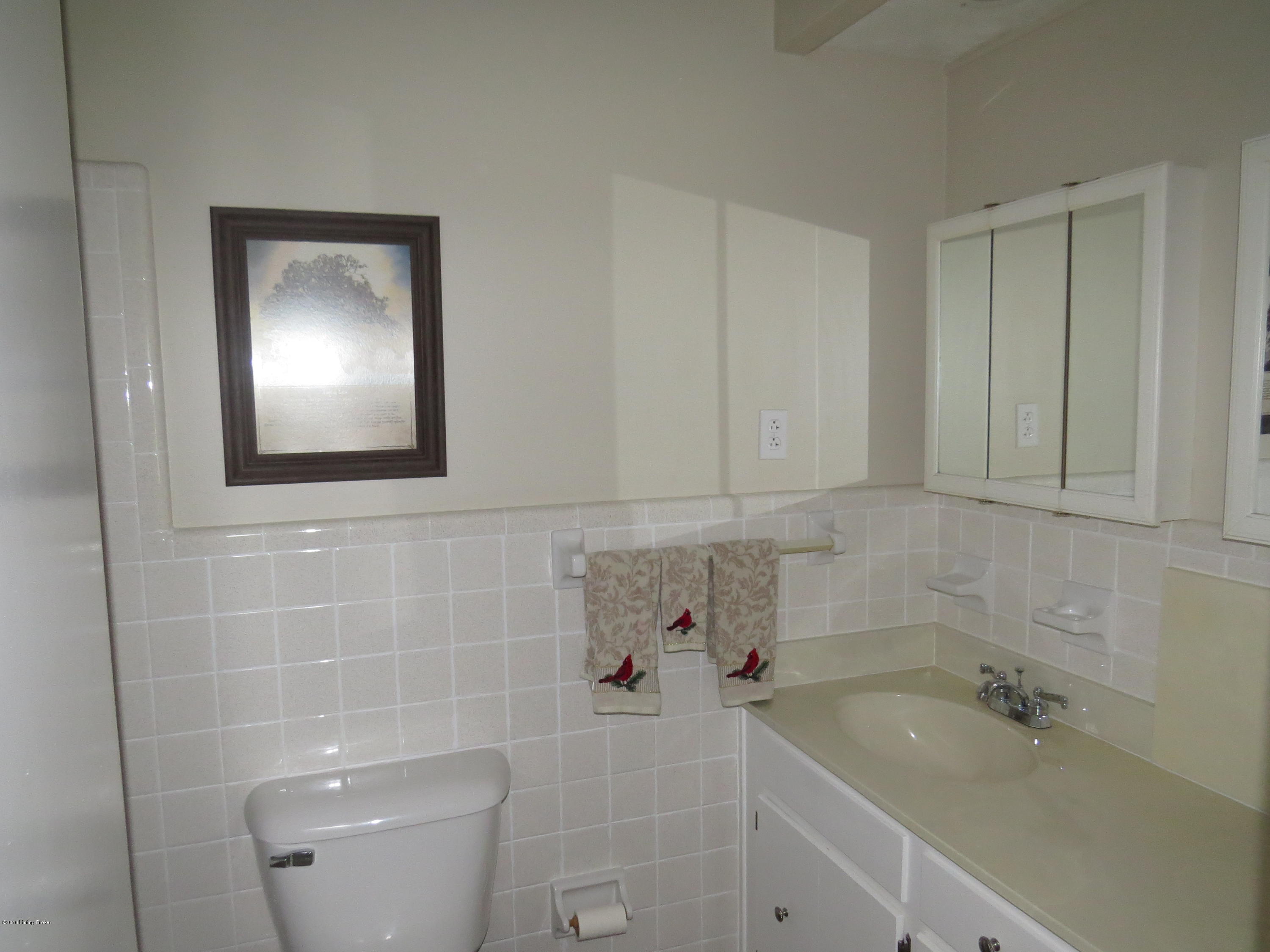 1927 Buttonwood Road Louisville, KY 40222 - Photo 24 of 36 1927 Buttonwood Rd 21