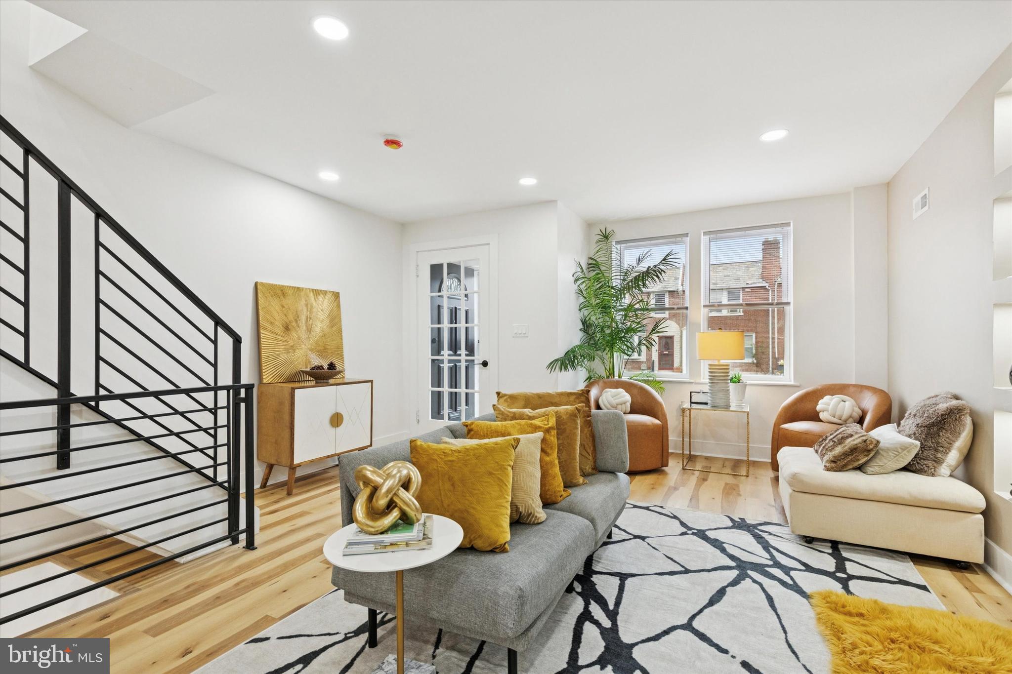 1730 Mayland Street Philadelphia, PA 19138 - Photo 5 of 25 Living Room