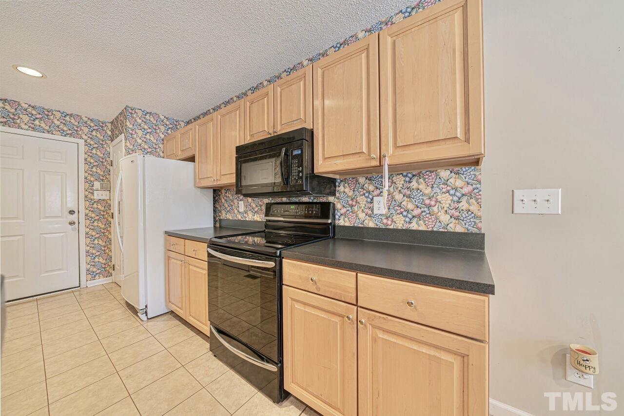1909 Mishicot Court Raleigh, NC 27604 - Photo 10 of 32 Gallery Image 10