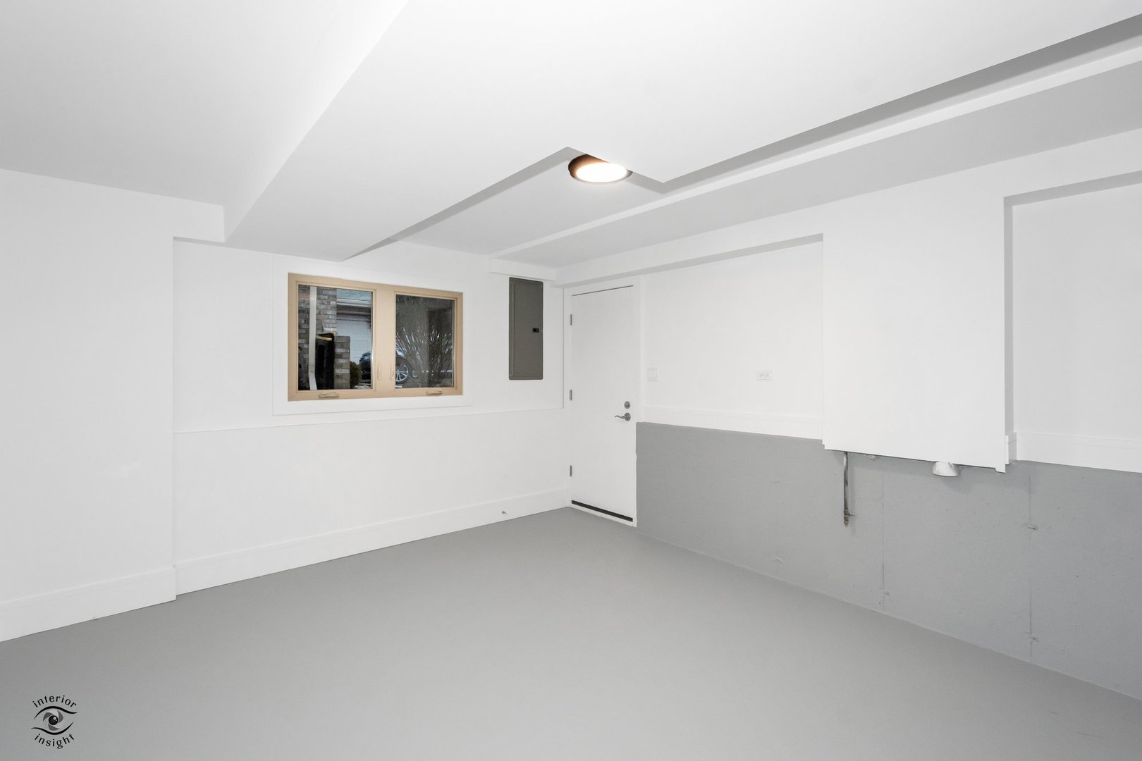 Undisclosed Address Lansing, IL 60438 - Photo 20 of 23 a view of an empty room with windows