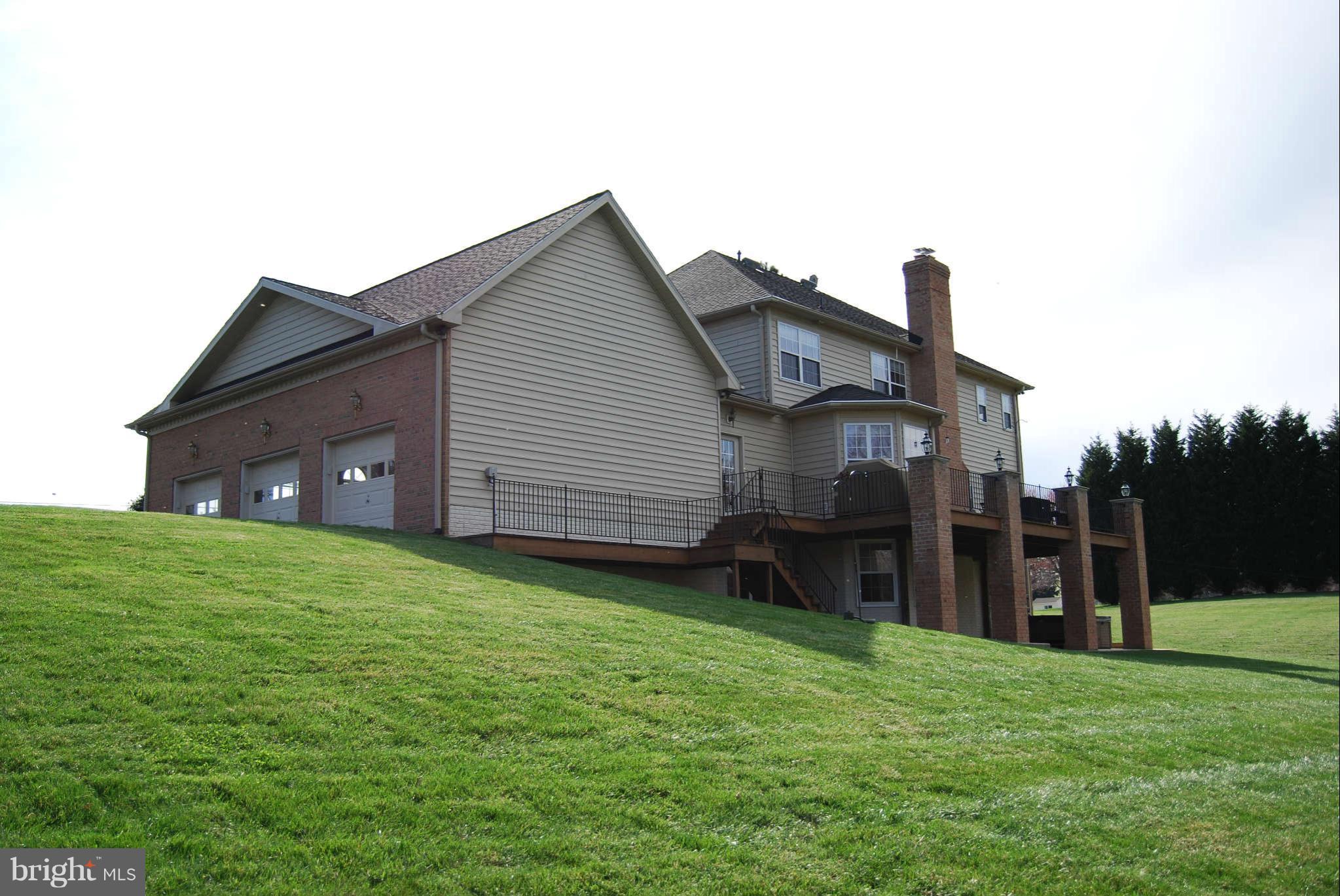 28 Grays Road Lothian, MD 20711 - Photo 4 of 9 Right Side