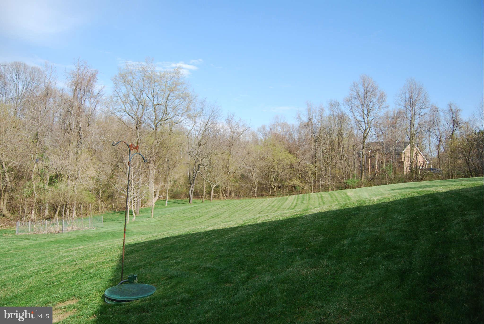 28 Grays Road Lothian, MD 20711 - Photo 7 of 9 Right Rear