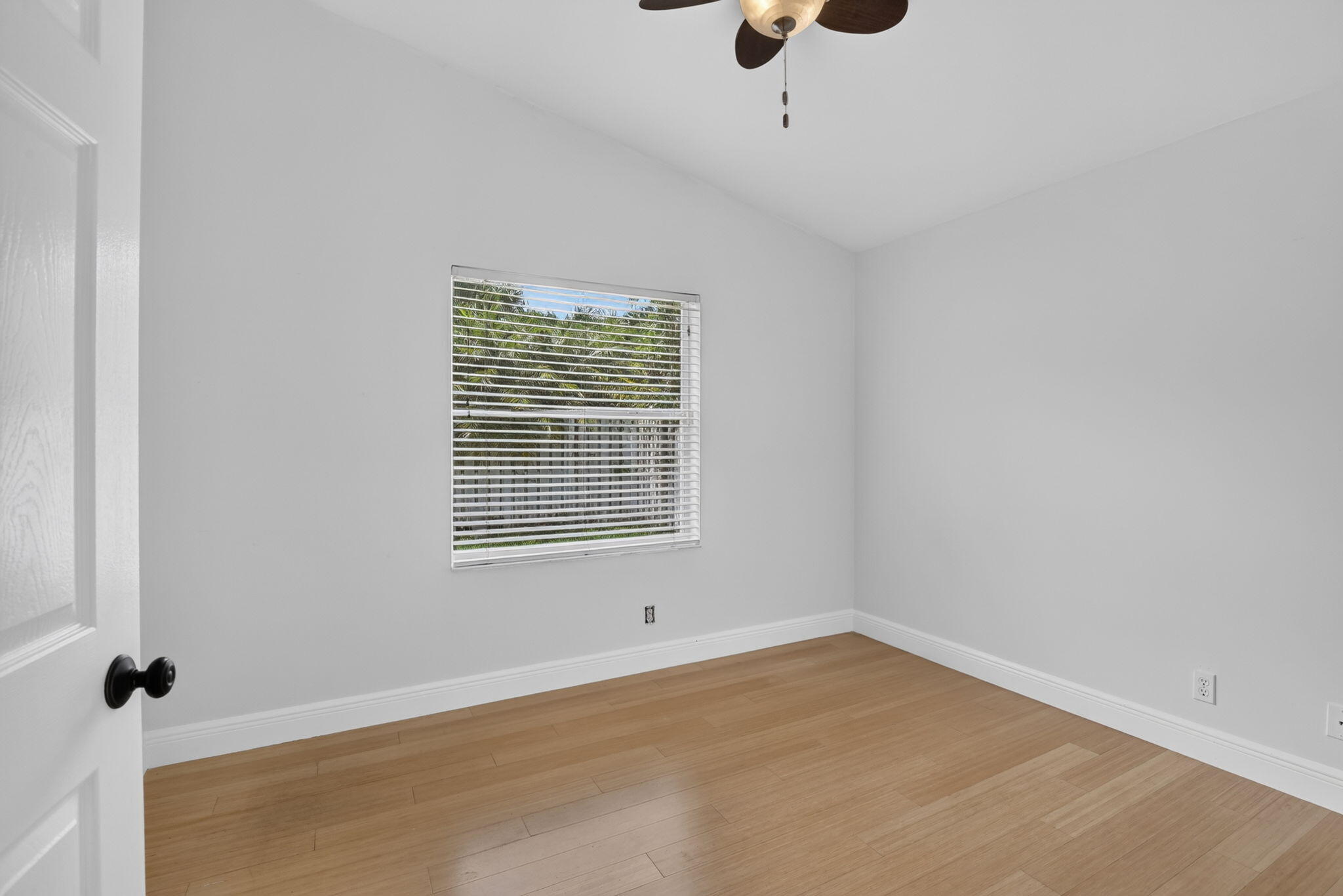 1959 Water Ridge Drive Weston, FL 33326 - Photo 32 of 58 37-web-or-mls-_A7A6480