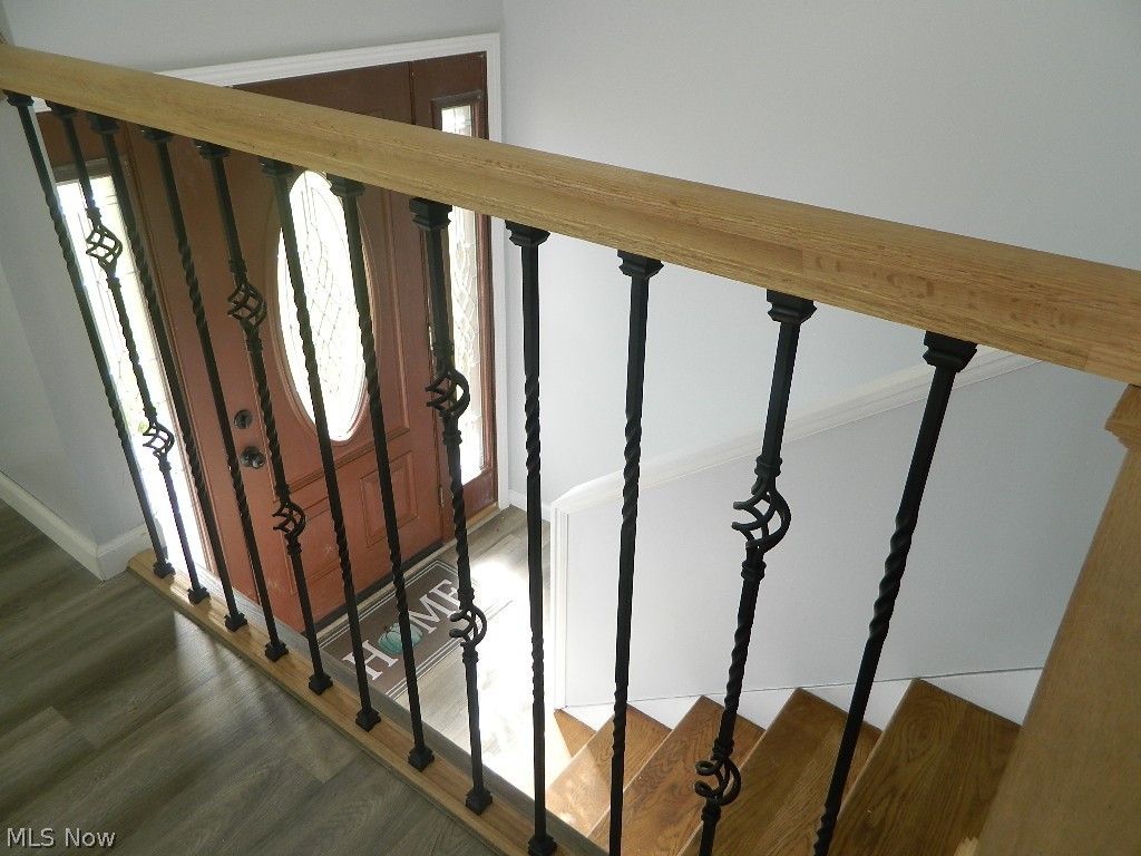15030 Sisson Road Chardon, OH 44024 - Photo 2 of 23 Foyer Entry