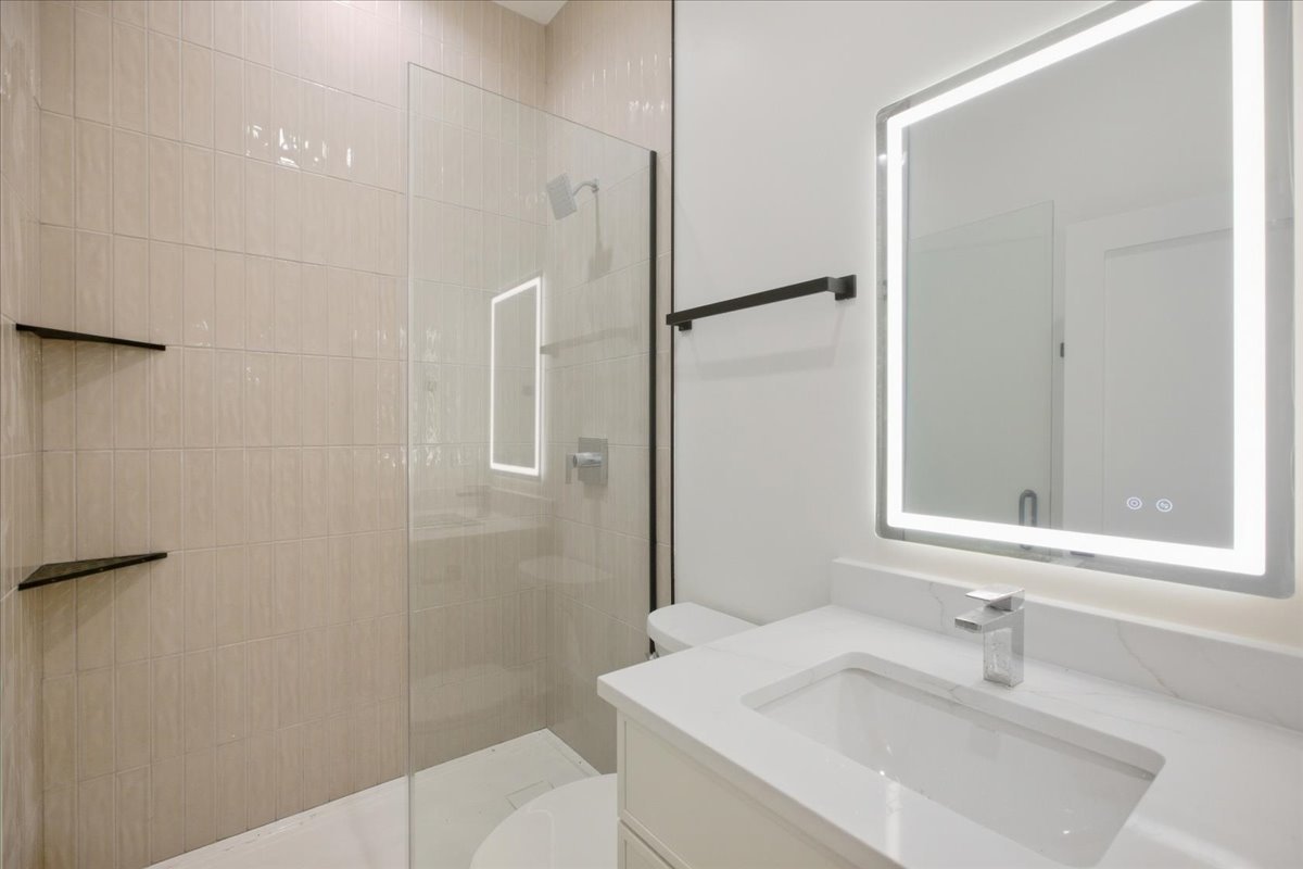 1313 West Taylor Street, Unit 3R Chicago, IL 60607 - Photo 9 of 17 Gallery Image 9