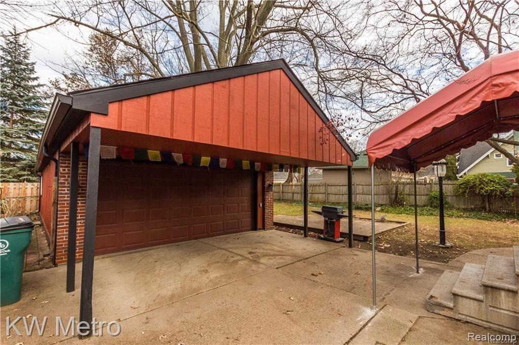 1616 Crooks Road Royal Oak, MI 48067 - Photo 31 of 37 31.jpg
