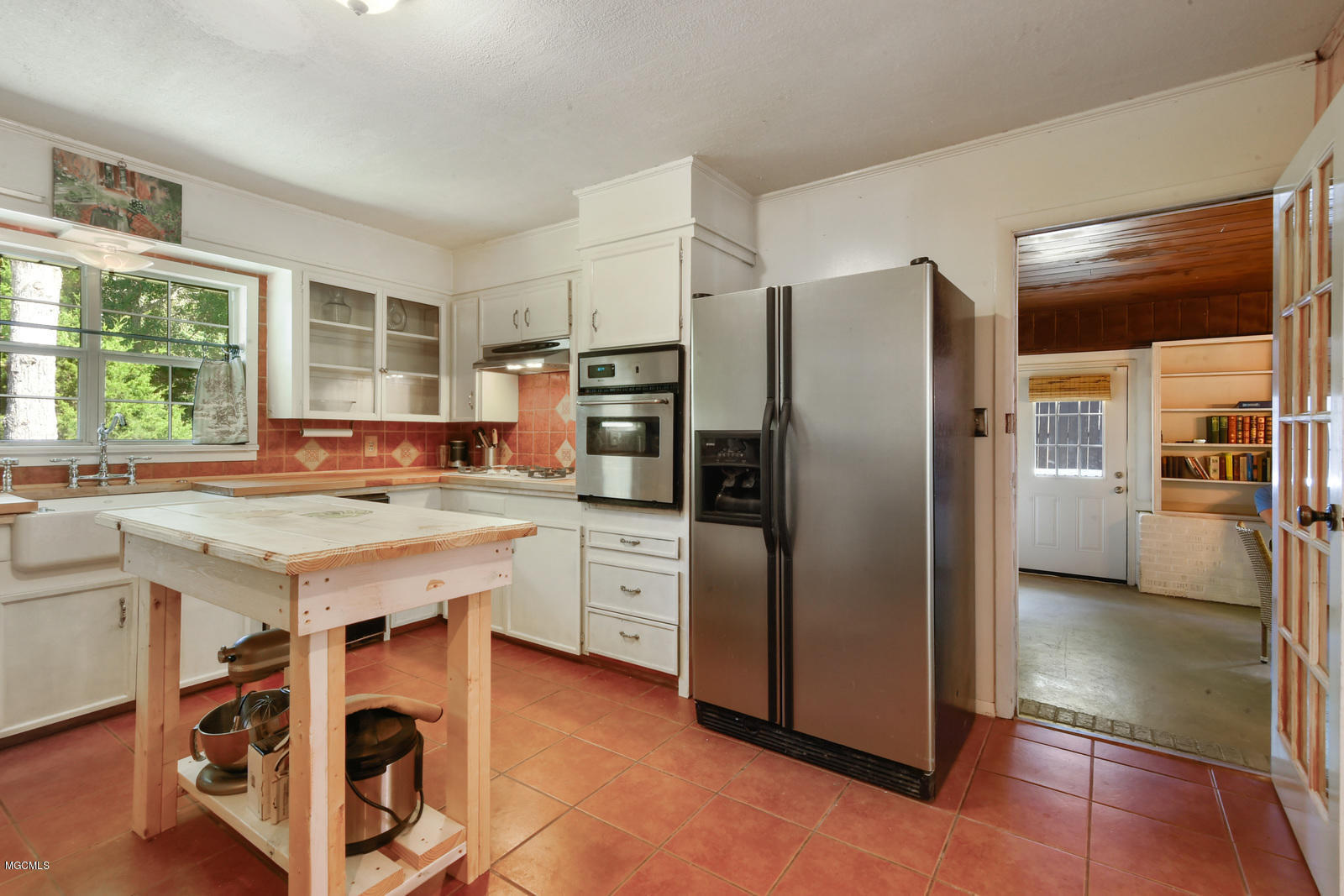 13512 Pine Road Ocean Springs, MS 39564 - Photo 5 of 16 Kitchen