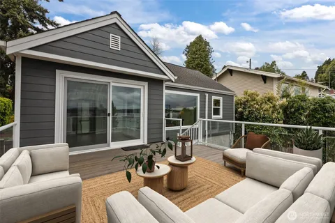 $799,000 | 8450 East Side Drive Northeast, Tacoma, WA 98422