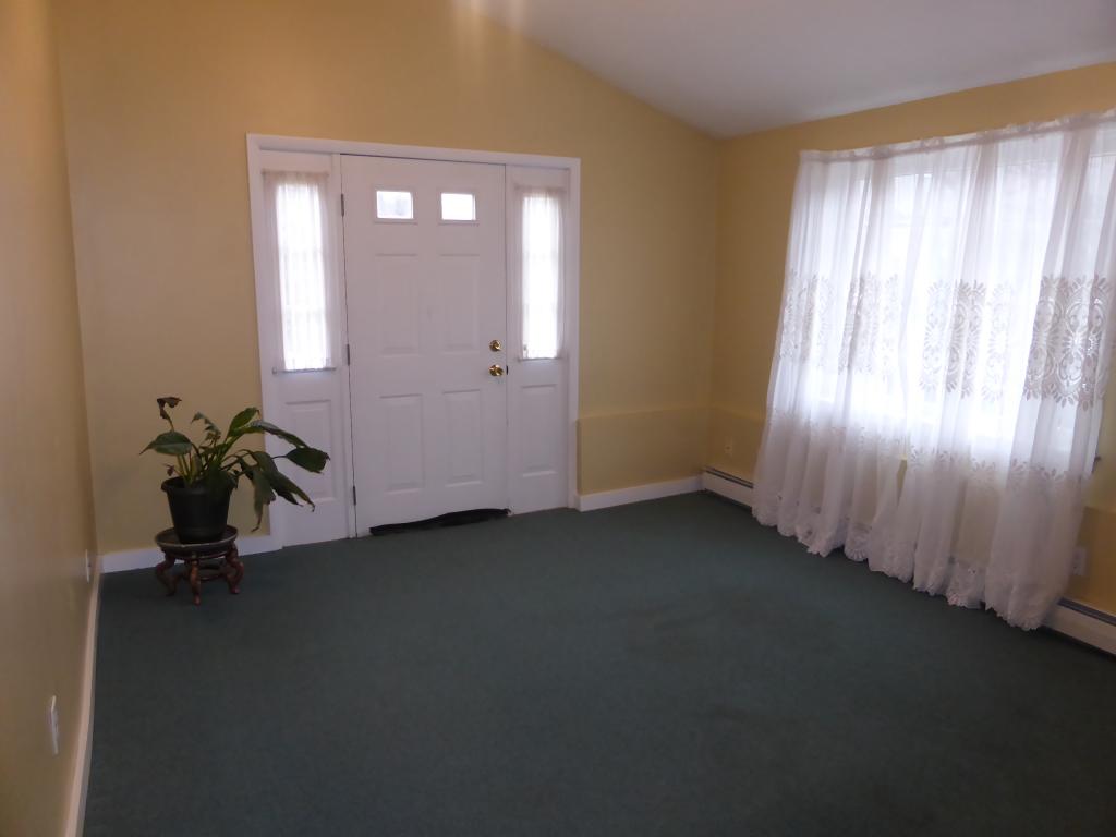 79 North Pownal Road Pownal, VT 05260 - Photo 4 of 35