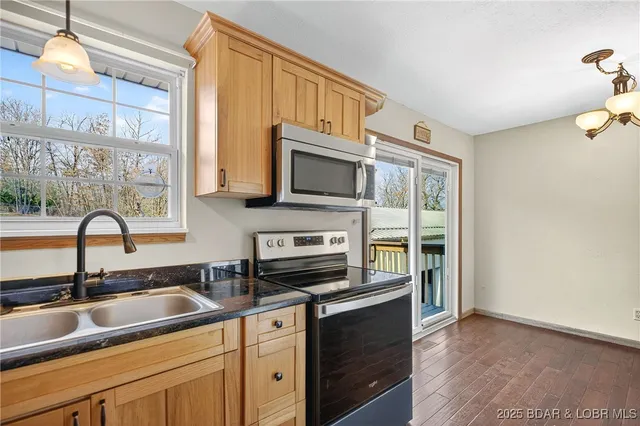 $365,000 | 557 Ball Park Road, Camdenton, MO 65020