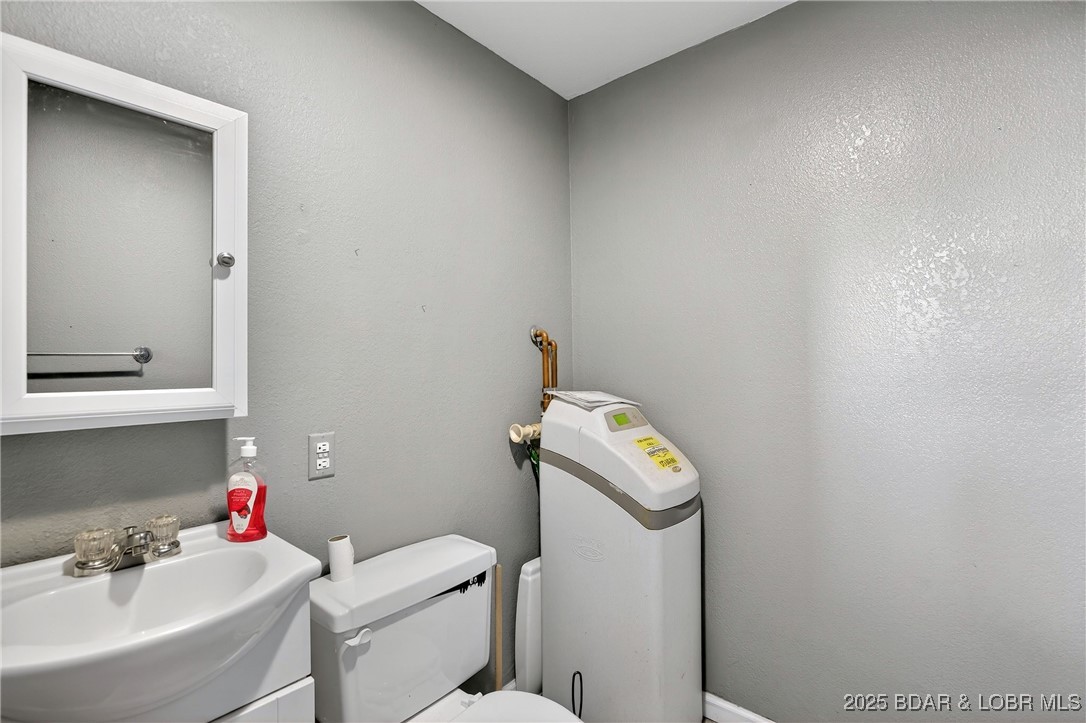 557 Ball Park Road Camdenton, MO 65020 - Photo 36 of 52 Lower level bathroom