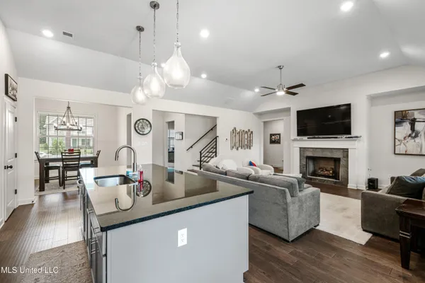 $450,000 | 4432 John Wood Lane, Olive Branch, MS 38654