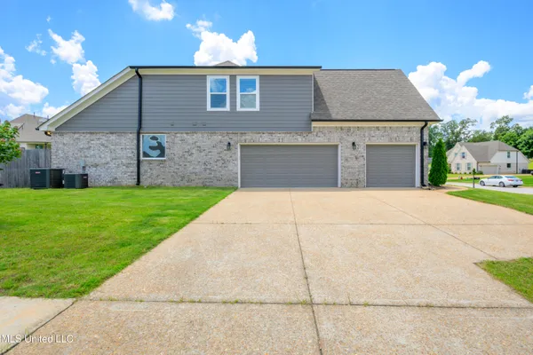 $450,000 | 4432 John Wood Lane, Olive Branch, MS 38654