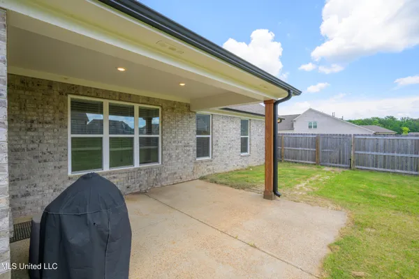 $450,000 | 4432 John Wood Lane, Olive Branch, MS 38654