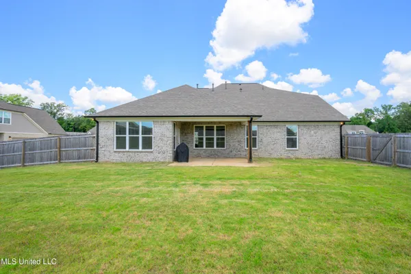 $450,000 | 4432 John Wood Lane, Olive Branch, MS 38654