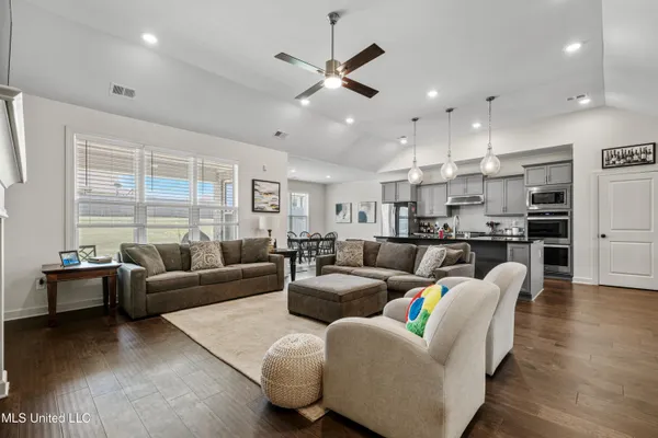 $450,000 | 4432 John Wood Lane, Olive Branch, MS 38654