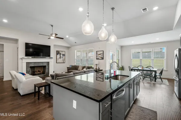 $450,000 | 4432 John Wood Lane, Olive Branch, MS 38654