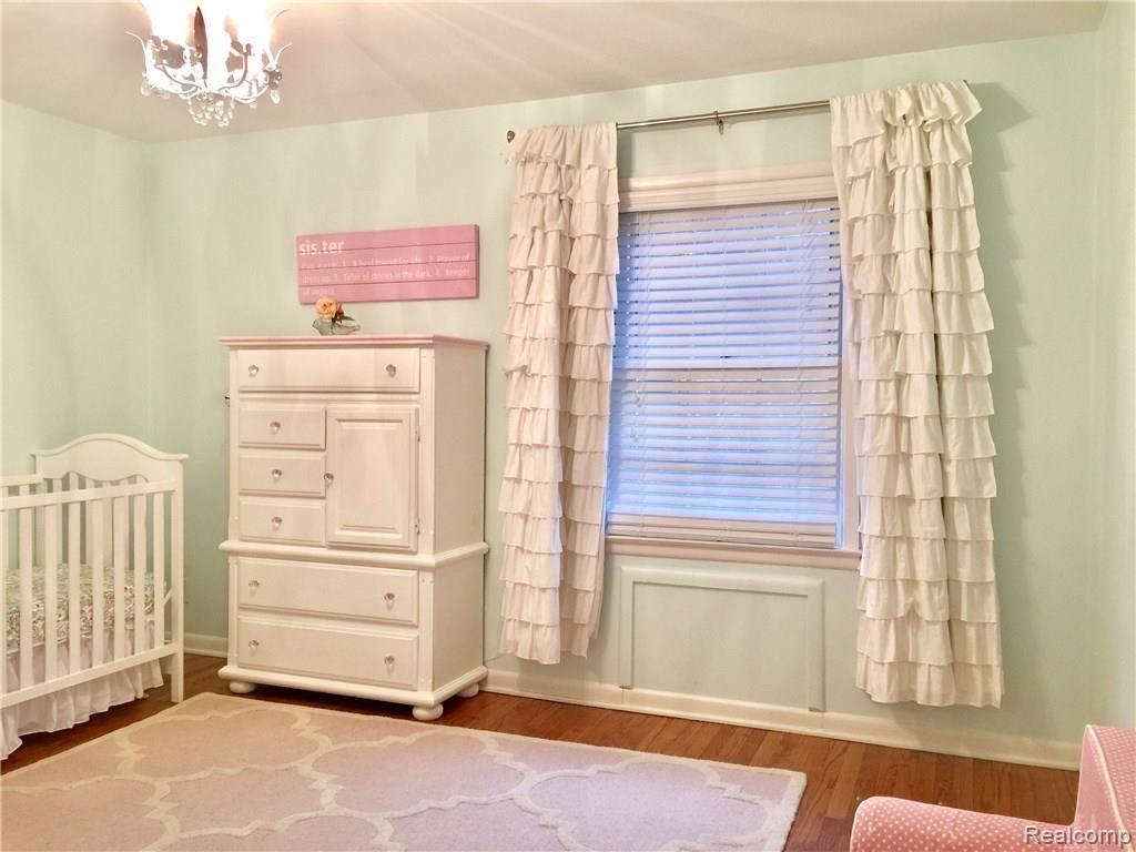 677 Shoreham Road Grosse Pointe Woods, MI 48236 - Photo 23 of 32