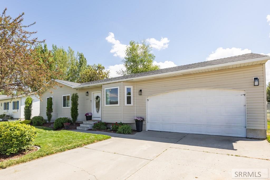 234 Randy Drive Rexburg, ID 83440 - Photo 2 of 28