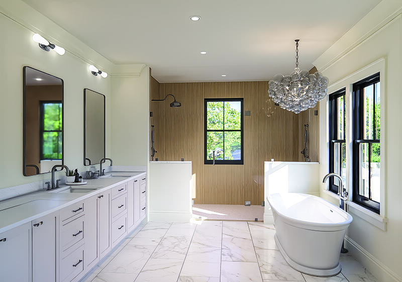 303 Queens Court, Unit 2 Mount Pleasant, SC 29464 - Photo 8 of 14 Q_PrimaryBath_corner