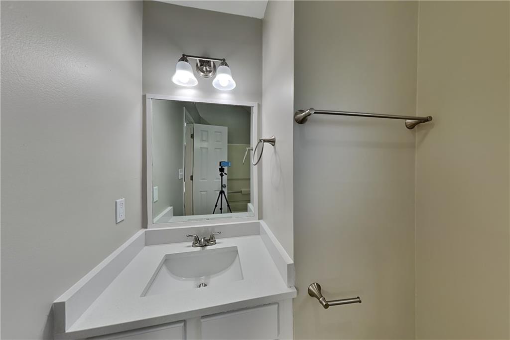 4440 Coventry Court Roswell, GA 30075 - Photo 13 of 38