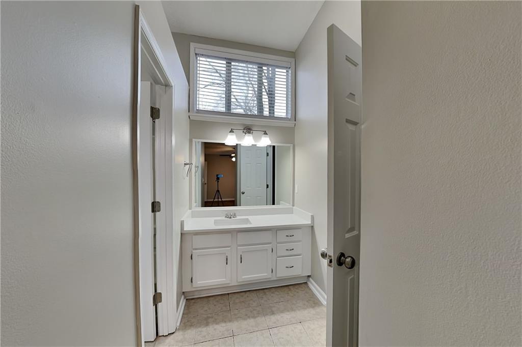 4440 Coventry Court Roswell, GA 30075 - Photo 18 of 38