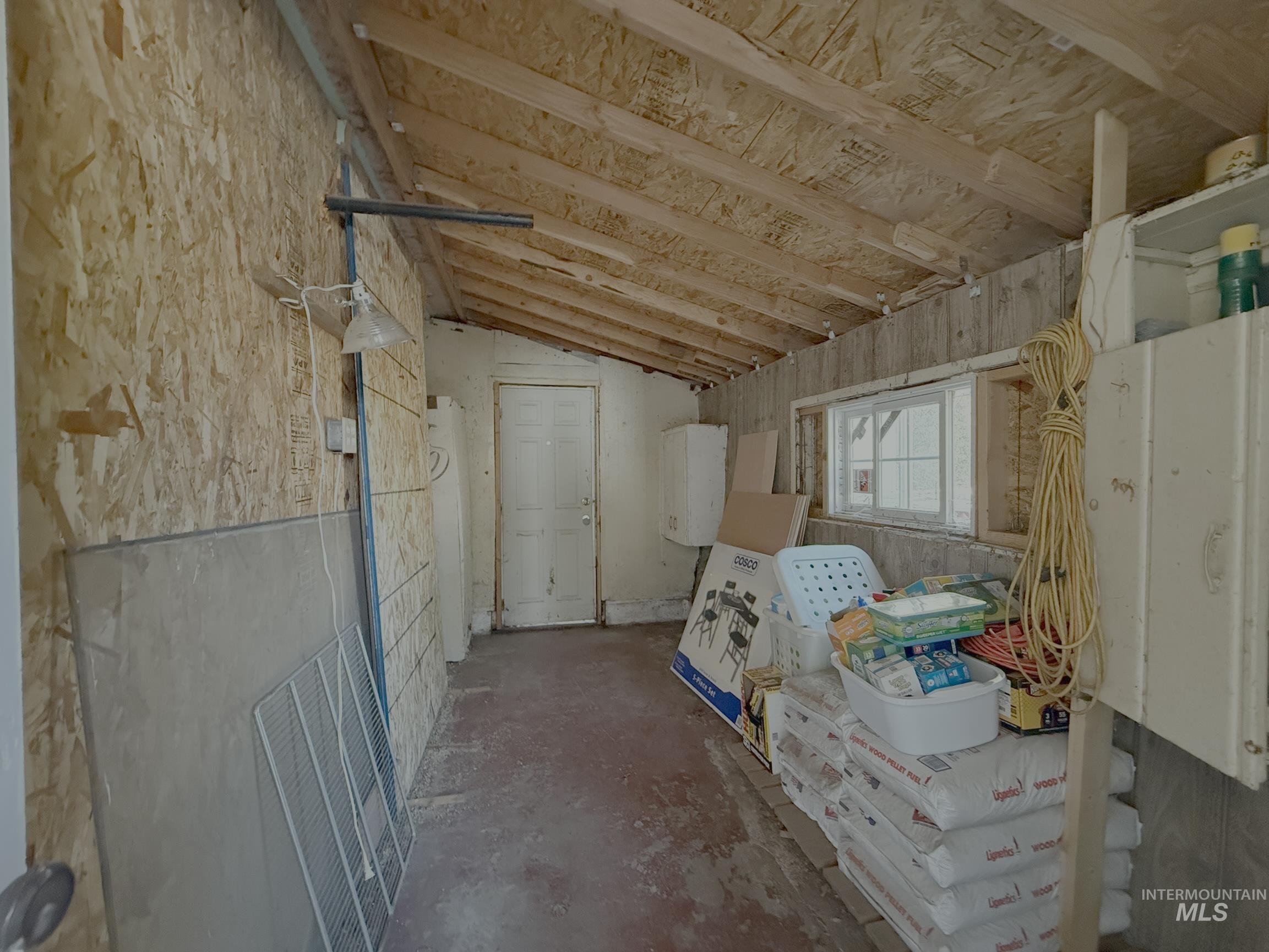 2395 Villard Street Pomeroy, WA 99347 - Photo 23 of 50 Miscellaneous room featuring lofted ceiling