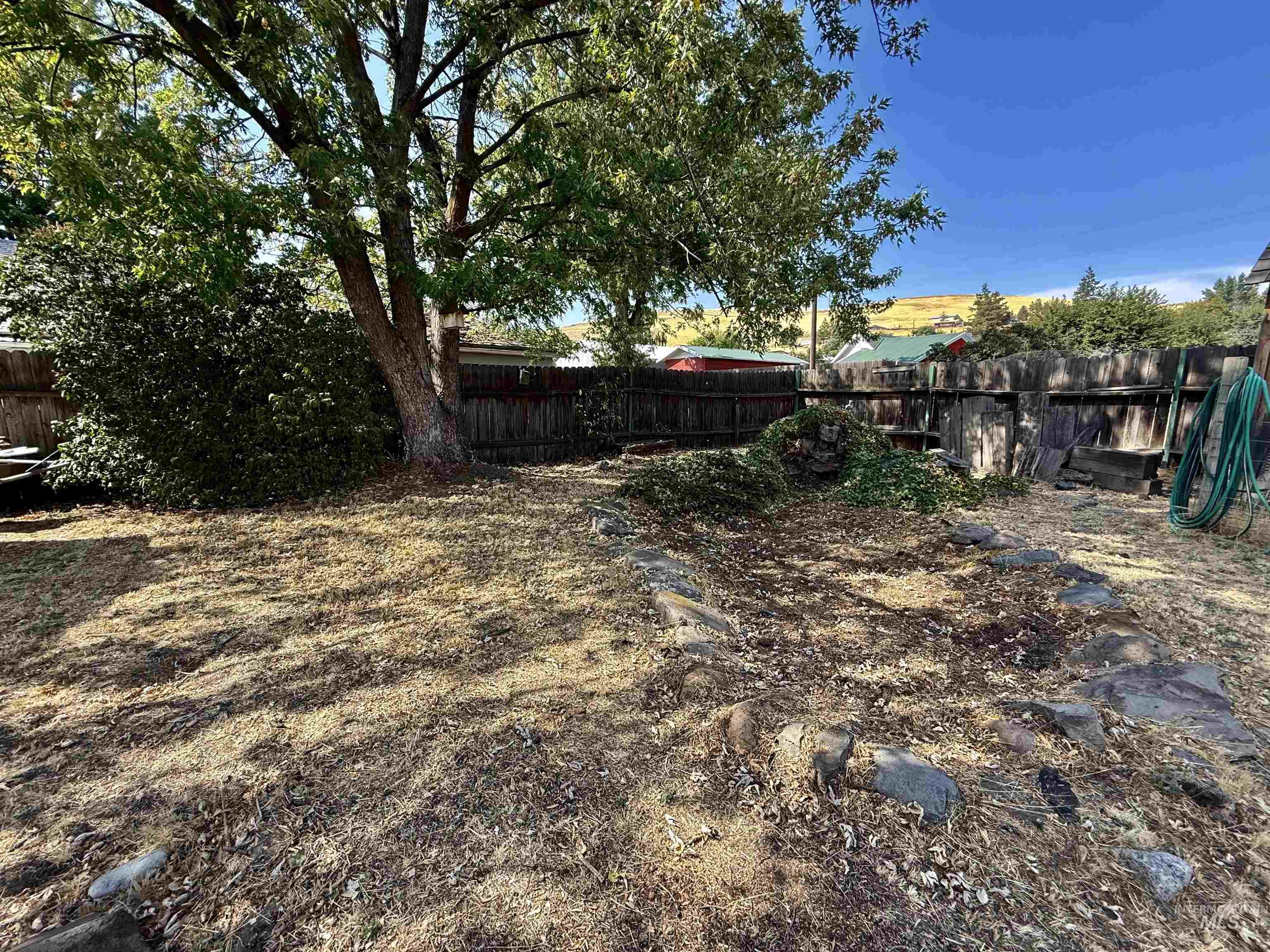 2395 Villard Street Pomeroy, WA 99347 - Photo 32 of 50 View of fenced backyard