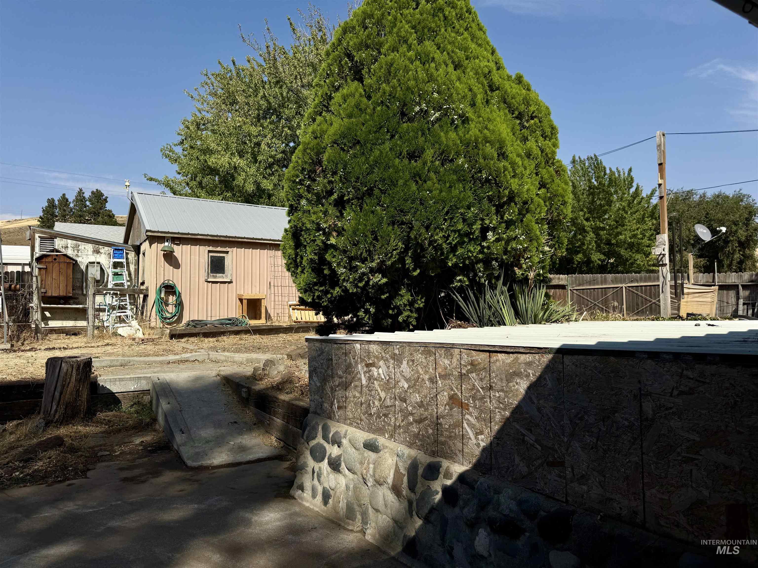 2395 Villard Street Pomeroy, WA 99347 - Photo 39 of 50 View of patio / terrace with an outdoor structure