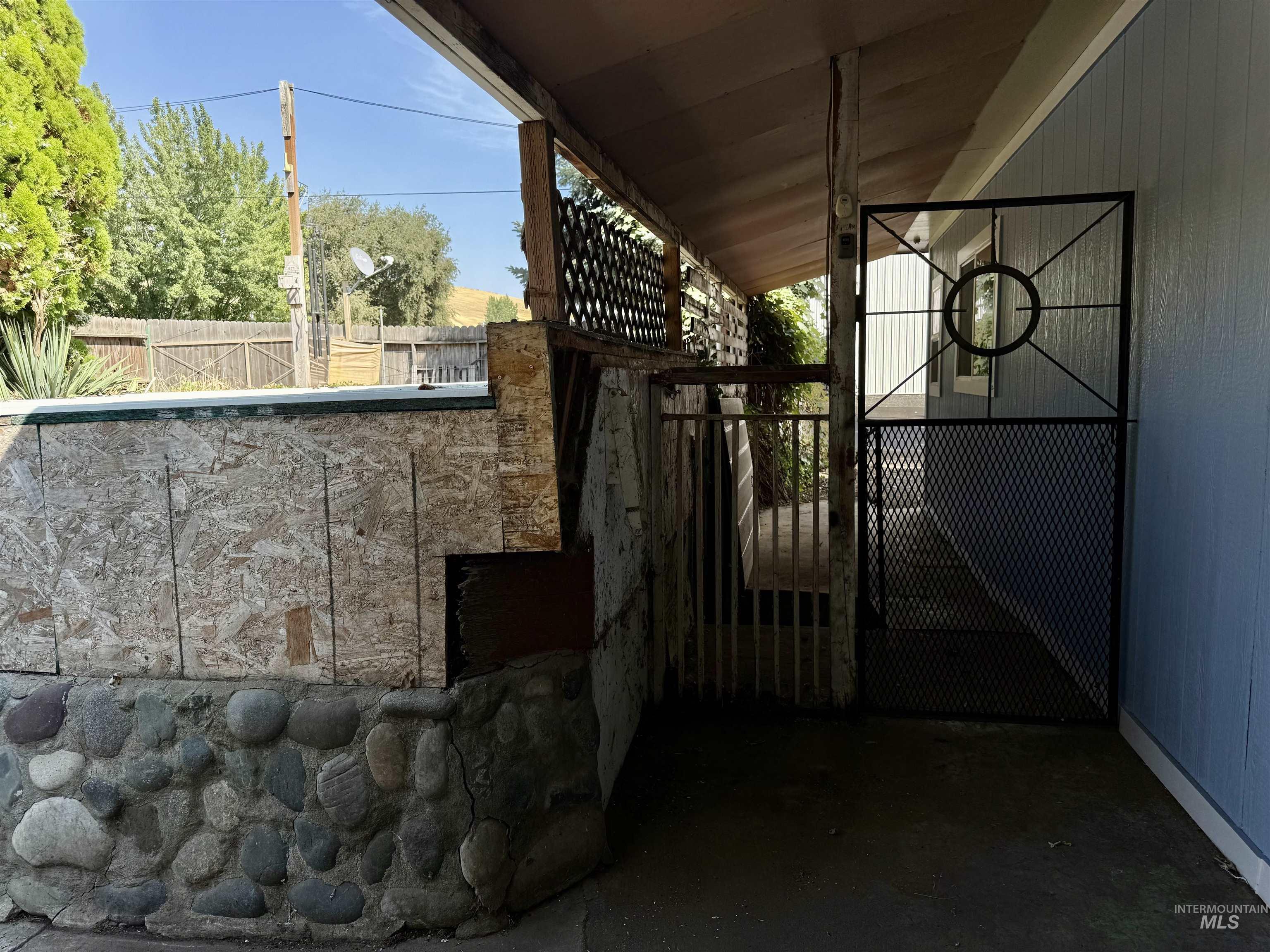 2395 Villard Street Pomeroy, WA 99347 - Photo 40 of 50 Gate featuring a patio
