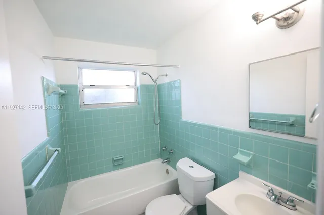 $1,650 | 1235 West 66th Street, Unit 15, Hialeah, FL 33012