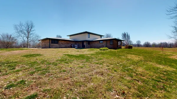 $450,000 | 205 Lewis Lane, Clinton, KY 42031