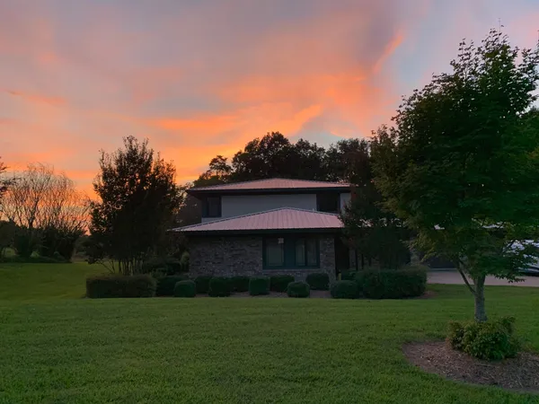 $450,000 | 205 Lewis Lane, Clinton, KY 42031